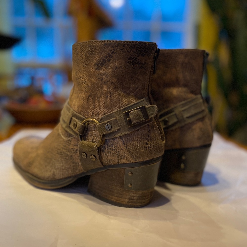 Brown Leather Harness Ankle Boots with Bronzed Hardware Detailing - Picture 6 of 16